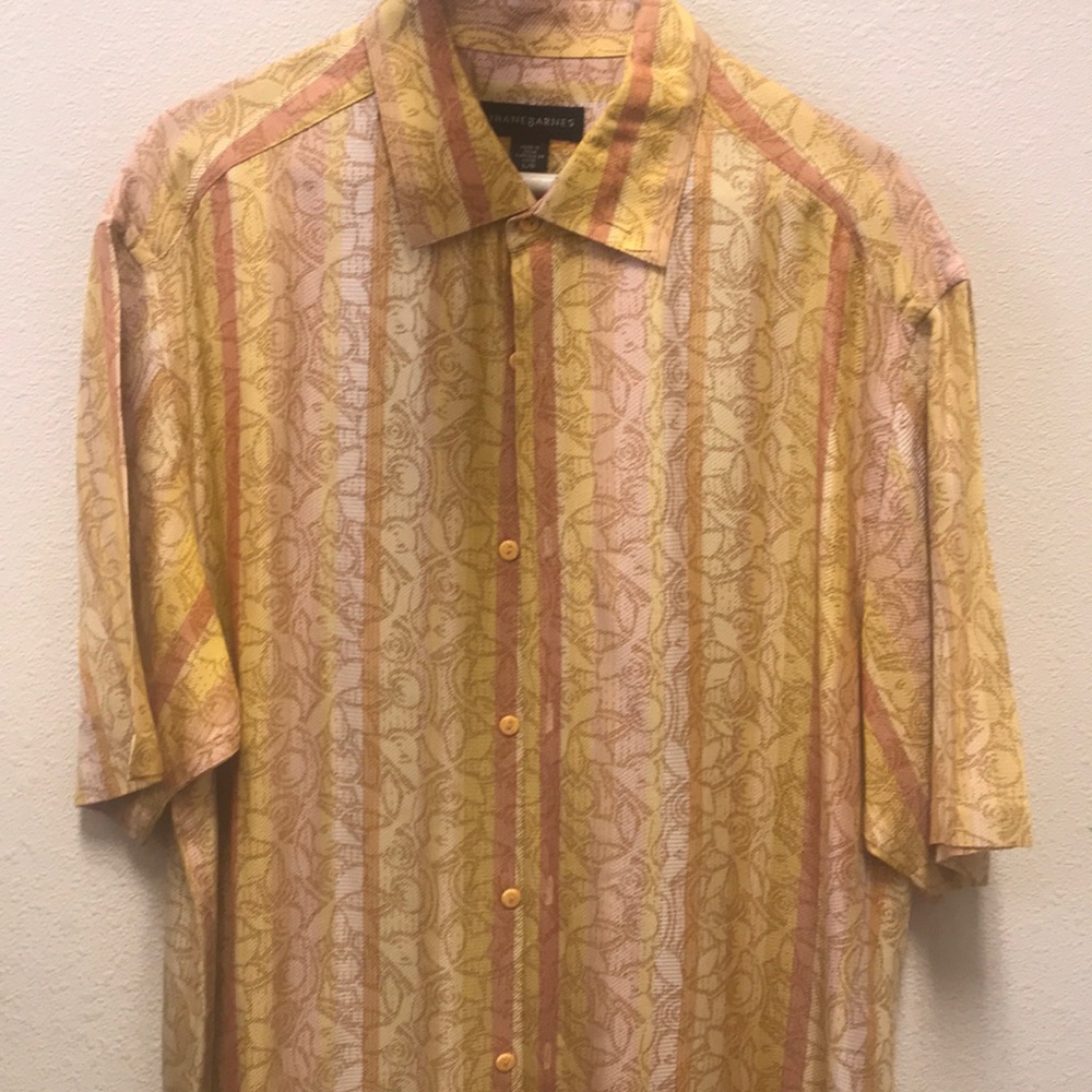 Jhane Barnes Dress Shirt -Large
Short sleeves